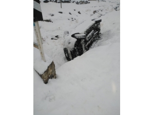 Öğrenci Servisi Şarampole Devrildi: 15 Yaralı