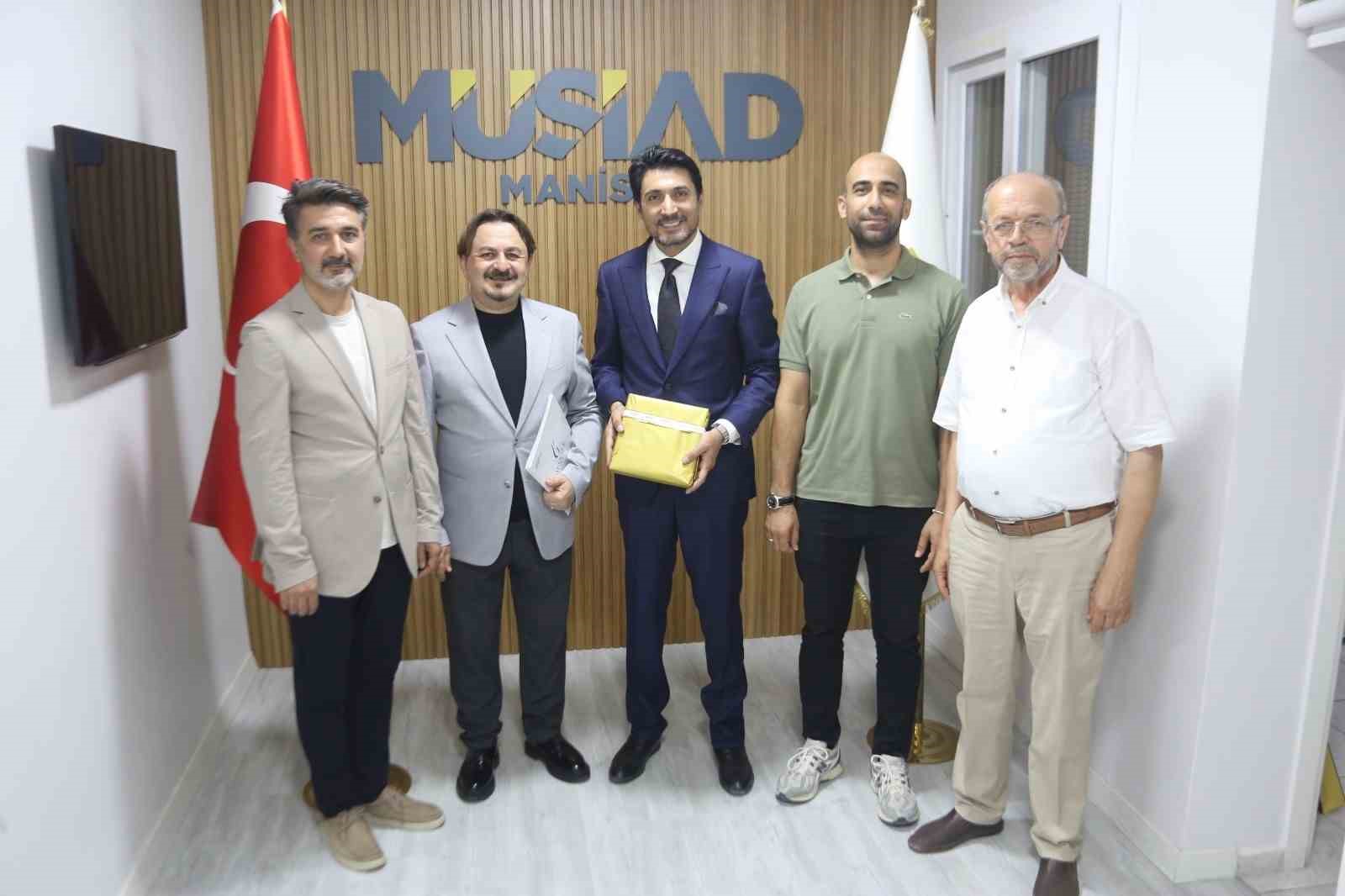 is-dunyasina-nitelikli-egitim-hamlesi