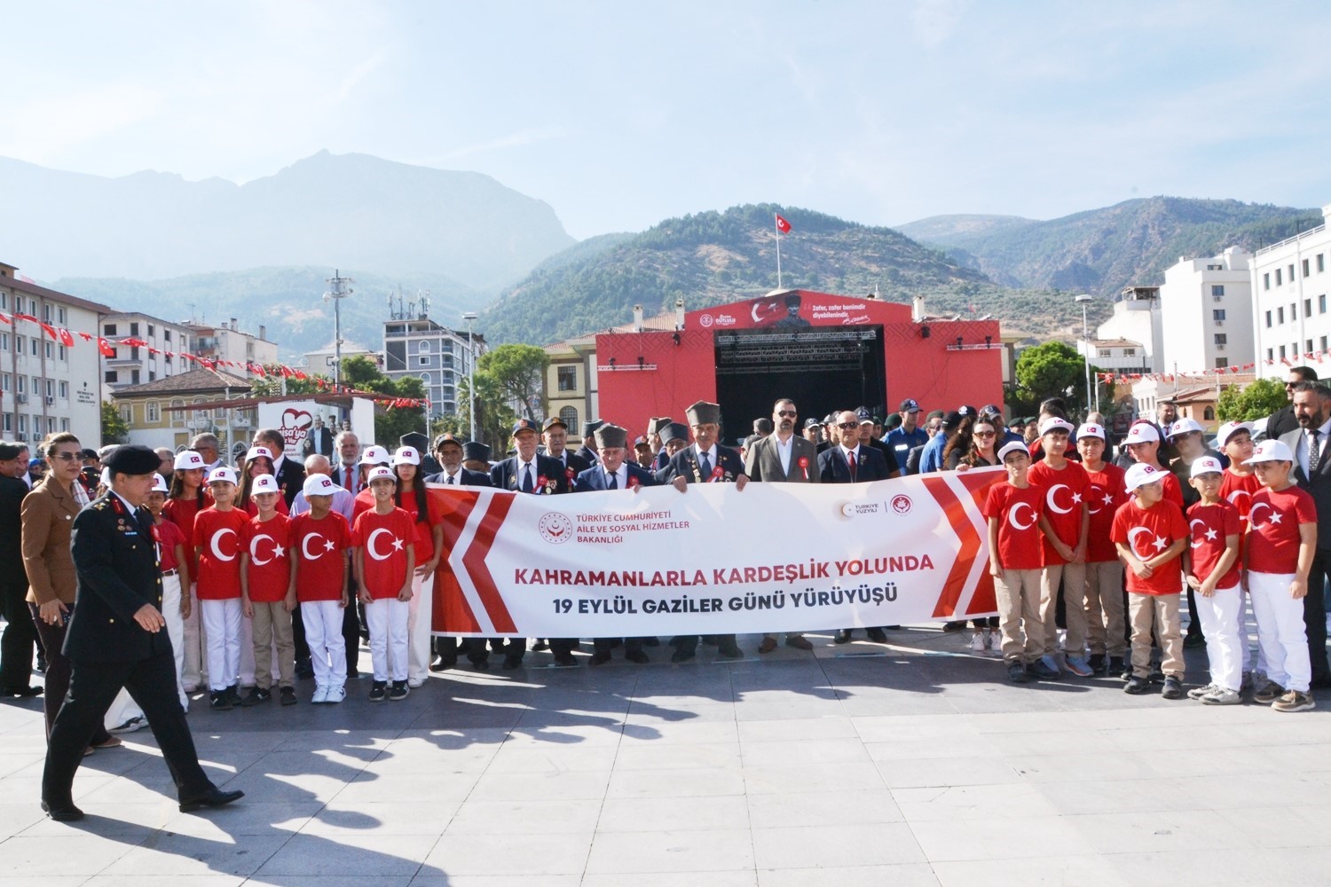 manisa-da-19-eylul-gaziler-gunu-coskuyla-kutlandi