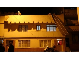 Şiddetli Lodos Fabrikanın Çatısını Uçurdu