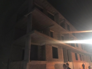 Bursa’da Şiddetli Lodos Binanın Duvarlarını Yıktı