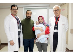 Yemek Borusu Olmayan Bebeğe Özel Cerrahi İle İkinci Yaşam