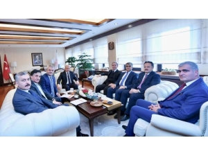 Bakan Turhan, “Karabük Sanayi Alt Yapısı İle Bölgenin Cazibe Merkezi Olacak”