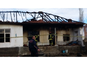 Konya’da Müstakil Ev Çıkan Yangın Sonrası Kullanılamaz Hale Geldi