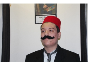 Ünlü Tablolardaki Karakterleri Kımıldamadan Canlandırdılar