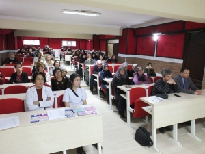 Burhaniye’de Kursiyerlere Kanserde Erken Teşhisin Önemi Anlatıldı