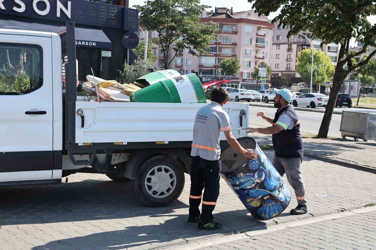 nilufer-de-kaldirimlar-temizlendi
