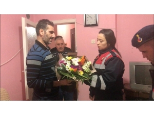 Depremde Hayatını Kaybeden Muhammed’in Enkazdan Kimliği Çıktı, Babaya Teslim Edildi