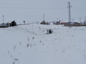 Minibüsle Otomobil Çarpıştı: 7 Yaralı