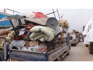 İdlib’e Bombardıman Sürüyor, Siviller Çareyi Kaçmakta Buluyor
