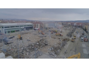 Elazığ’da 4 Bin 600 Bina İçin Yıkım Kararı Verilmişti, Çalışmalar Aralıksız Devam Ediyor