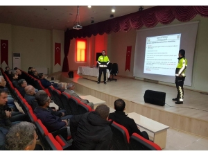 Trafik Ekiplerinden Okul Servis Şoförlerine Seminer