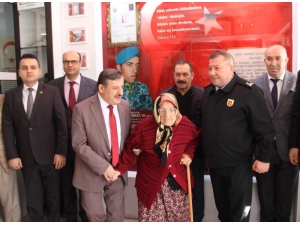 Şehit Annesini Duygulandıran Anma