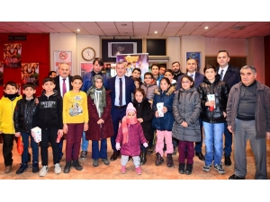 Çocuklara Karne Hediyesi, Ücretsiz Tiyatro