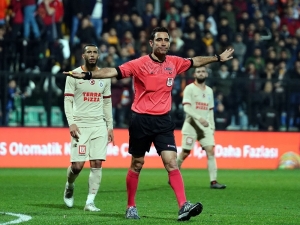 Kayserispor-antalyaspor Maçını Koray Gençerler Yönetecek