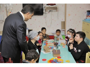 Başkan Fadıloğlu’ndan Hastalara Moral Ziyareti