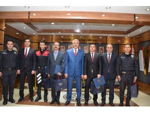 Ayın Polisleri Ödüllendirildi