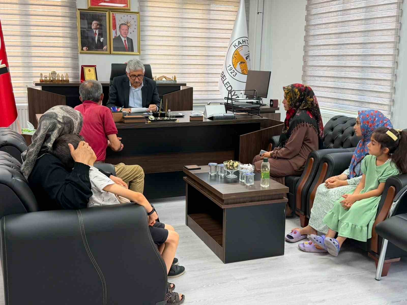 baskan-hallac-halk-bulusmalari-nda-vatandaslarin-taleplerini-dinledi