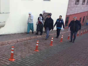 Ev Fareleri Yakalandı