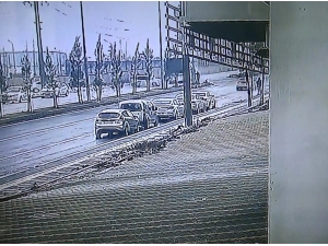 Diyarbakır’da Otobüs İle Otomobil Çarpıştı: 3 Yaralı