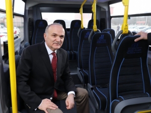 Başkan Özlü, Örnek Otobüsleri İnceledi