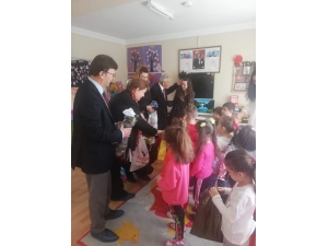 "Üşüyen Çocuklara Sıcak Bir Yardım Eli Uzatmaya Var Mısınız" Projesine Destek Geldi