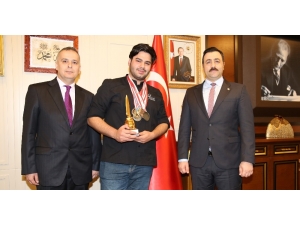 Alkü’lü Öğrenci 4 Yarışmadan 8 Madalya Ve Bir Kupayla Döndü