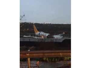 Sabiha Gökçen’de Uçak Pistten Çıktı