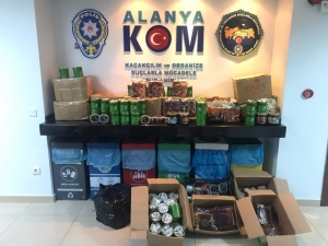 Alanya’da Kaçak Nargile Tütünü Operasyonu