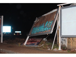 Menteşe’de Fırtına Ve Sağanak Hayatı Olumsuz Etkildedi