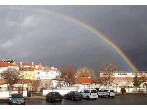 Çavdarhisar’da Gökkuşağı Büyüledi