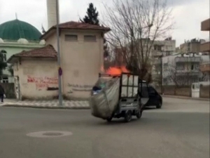 Atık Toplayıcısı Yanmaktan Son Anda Kurtuldu