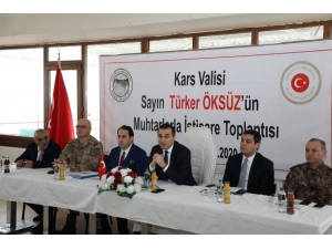 Kars Valisi Türker Öksüz Digor’da Muhtarlarla Bir Araya Geldi