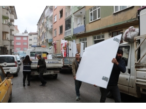 Deprem Bölgesinde Taşınma Telaşı Sürüyor