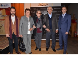 Mavibahçe Tiyatro Kulübü Açıldı