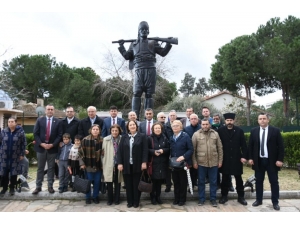 Demirci Mehmet Efe Mezarı Başında Anıldı