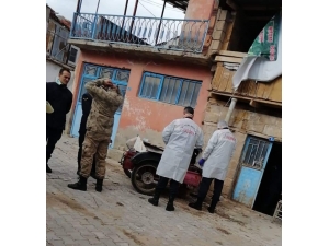 Kötü Kokular Gelen Evden Ceset Çıktı
