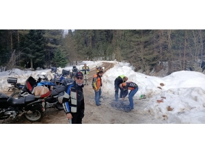 Her Yıl Motosikleti İle 67 Kilometre Yol Yaparak Buraya Geliyorlar