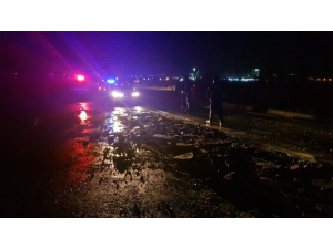 Tire’de Aşırı Yağıştan Asfalt Yolda Çökmeler Oluştu