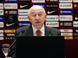 Nihat Özdemir: "Herkesin Futbol Ortamından Şikayeti Var Ancak Kimsenin Çözüm Önerisi Yok"