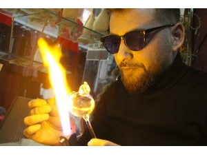 Atık Camları Sanata Dönüştürüyor