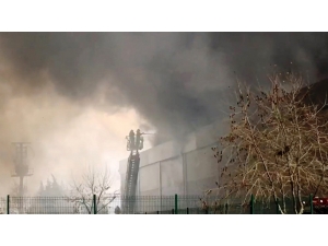 Manisa’da Plastik Oyuncak Fabrikasında Yangın