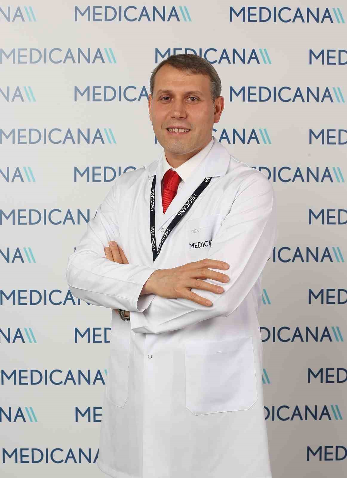 asiri-el-ve-koltuk-alti-terlemesi-hayat-kalitesini-dusuruyor