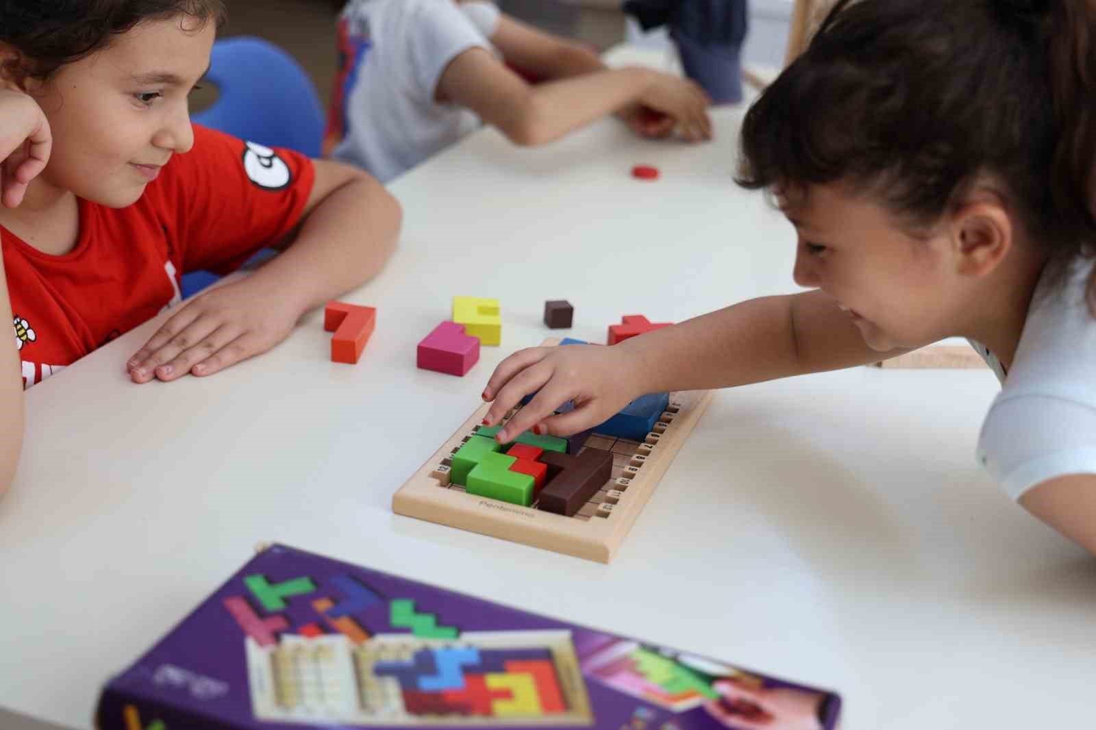 minikler-akil-oyunlariyla-hem-egleniyor-hem-ogreniyorlar