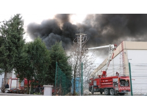 Plastik Fabrikasında Çıkan Yangın Kontrol Altına Alındı