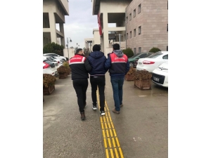 Deaş’ın Sözde Emir Ve Savaşçısı 3 Kişi Yakalandı