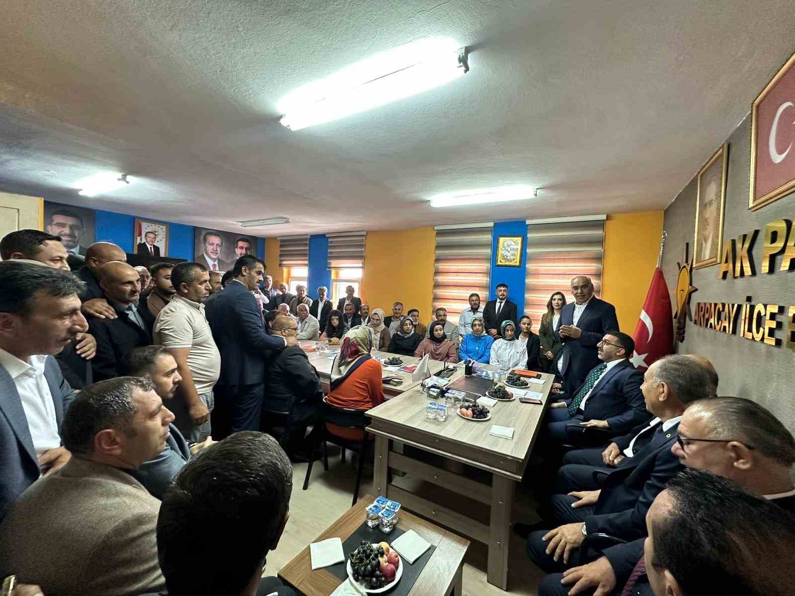 ak-parti-kars-ta-ilce-teskilatlarini-bulusturdu-birlik-ve-beraberlik-icinde-calismaya-devam-edecegiz