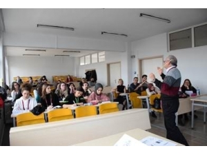 Öğretmen Adayları Eğitim Çalıştayında Buluştu