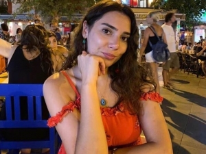 Uçak Kazasında Ölen Genç Kadından Geriye Fotoğrafları Kaldı