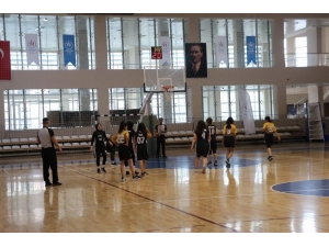 Siirt’te Okullar Arası Basketbol Turnuvası Başladı